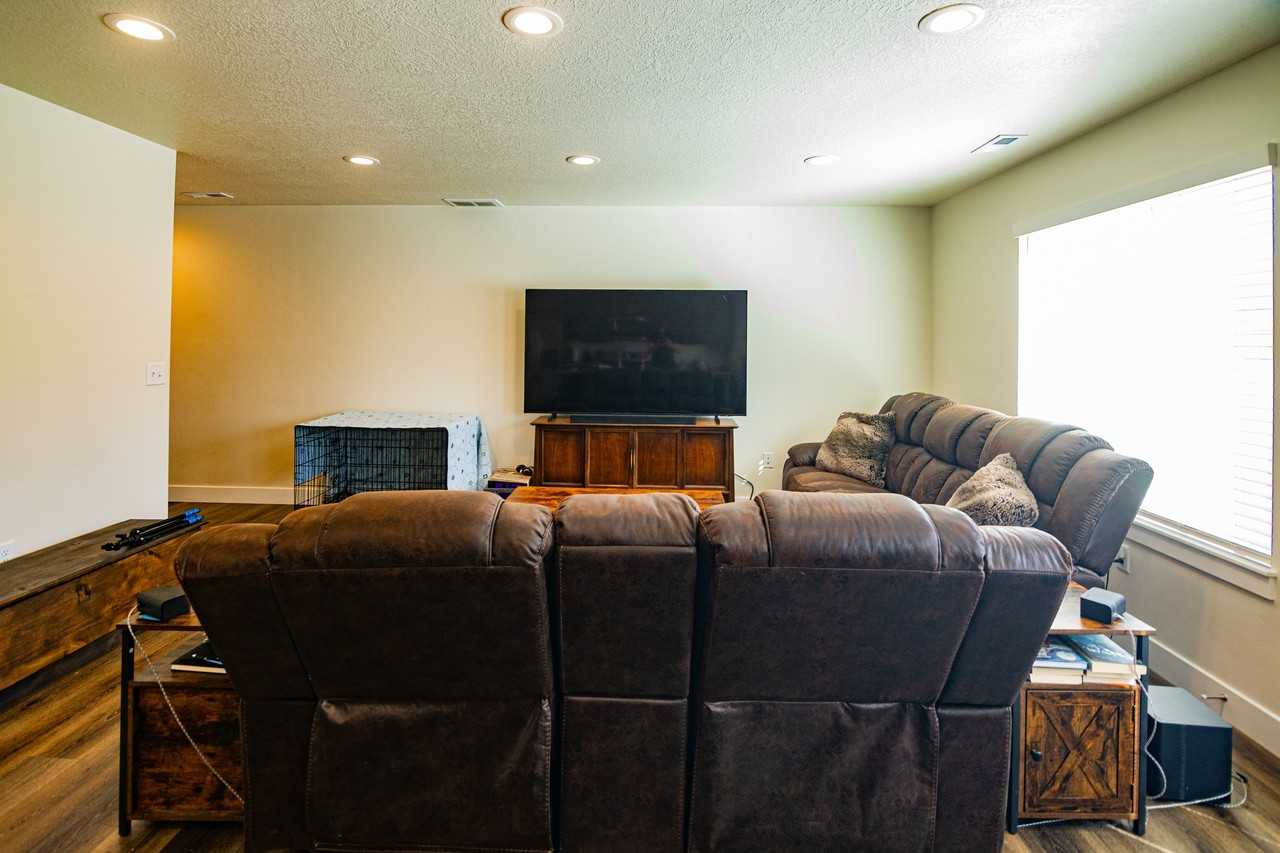 4056 S 2800 W - Photo 7 of 24