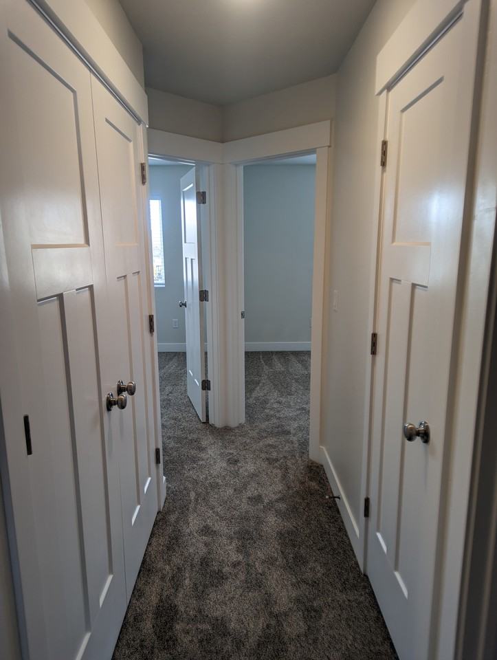 96 W 425 N - Photo 2 of 8