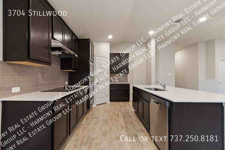 3704 Stillwood Ln - Photo 7 of 15