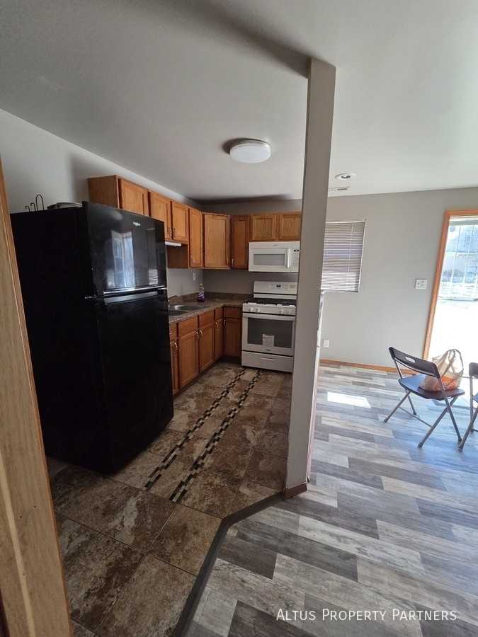 926 Greenwood Ave #2 - Photo 2 of 21