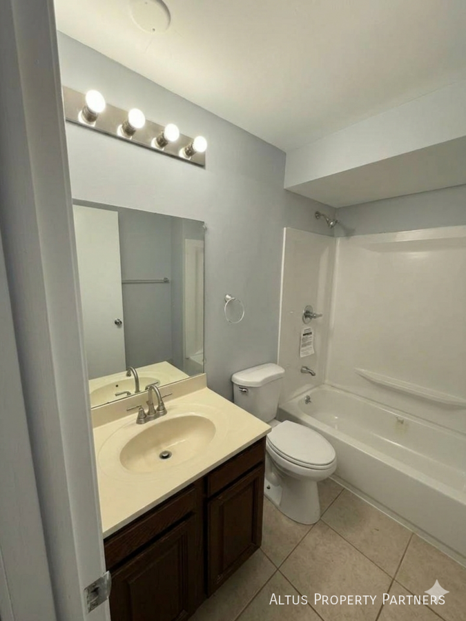 51 Detroit St #2 - Photo 3 of 9