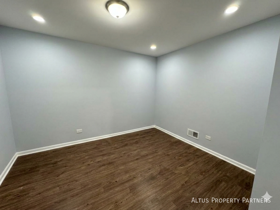 51 Detroit St #2 - Photo 6 of 9