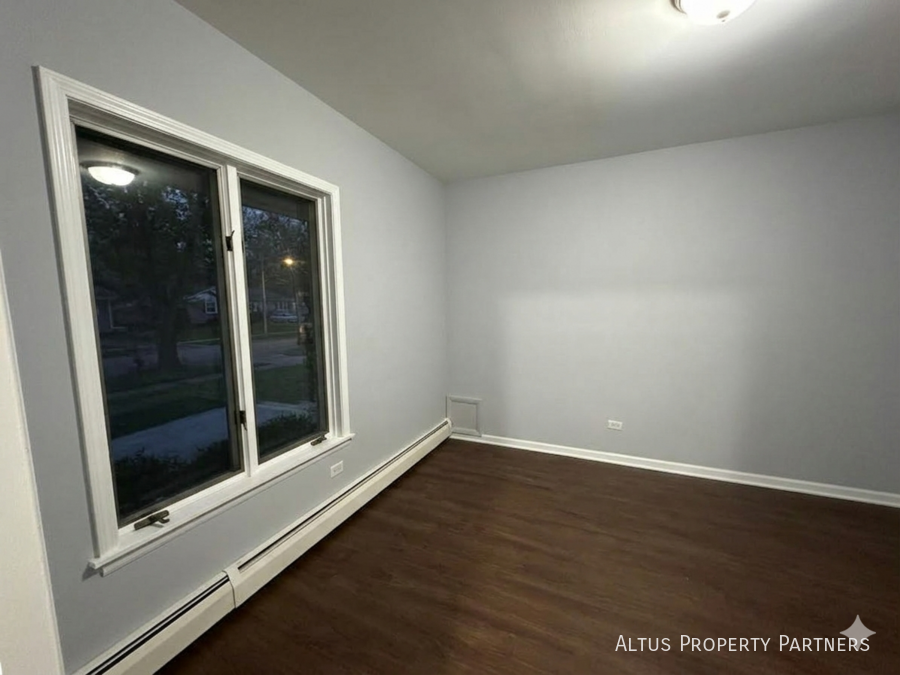 51 Detroit St #2 - Photo 7 of 9