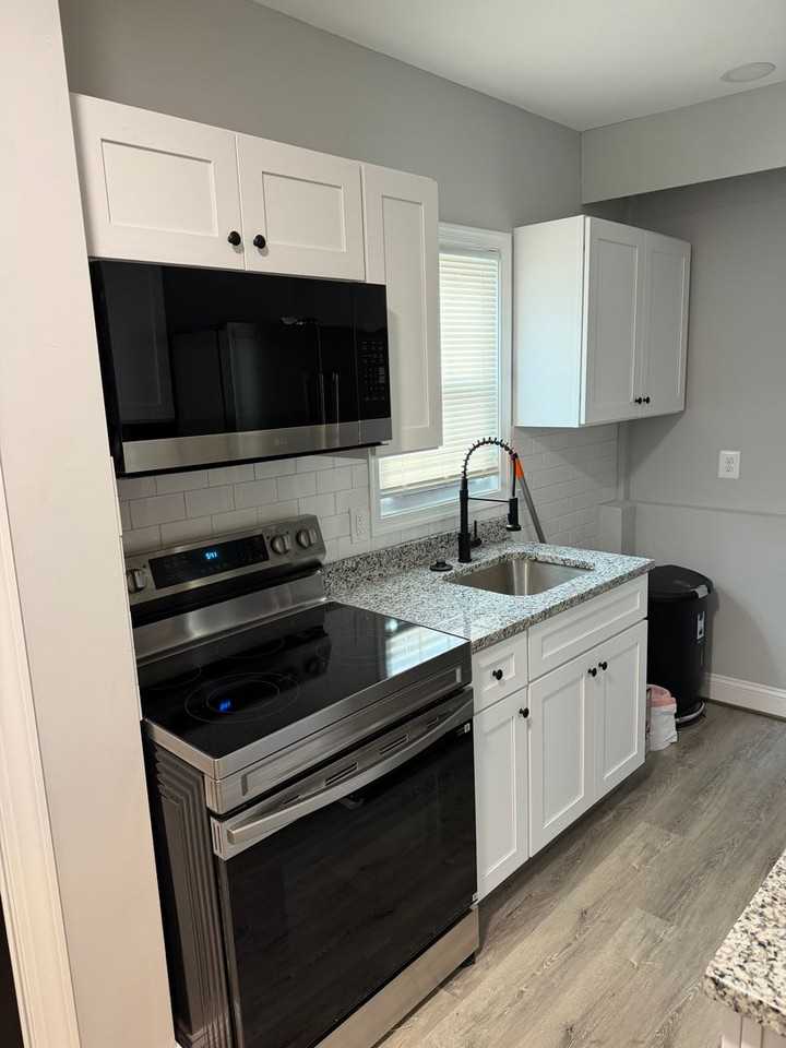 716 E 23rd St - Photo 2 of 8