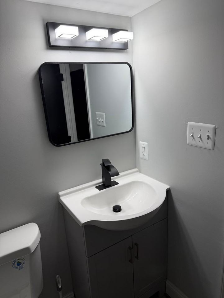 716 E 23rd St - Photo 4 of 8