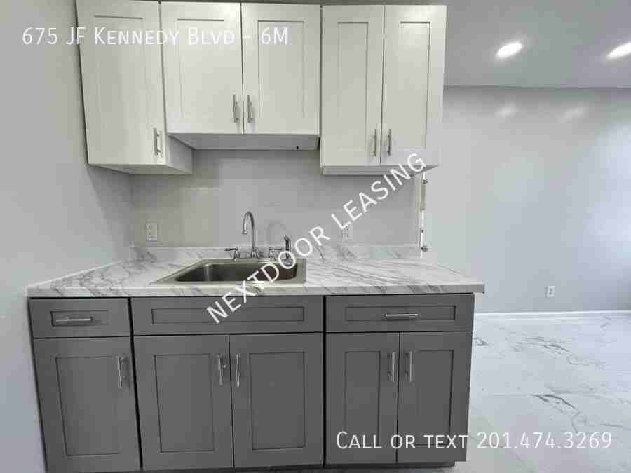 675 Kennedy Blvd #6M - Photo 2 of 10