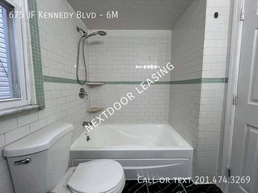 675 Kennedy Blvd #6M - Photo 4 of 10
