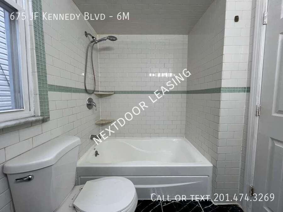 675 Kennedy Blvd #6M - Photo 5 of 10