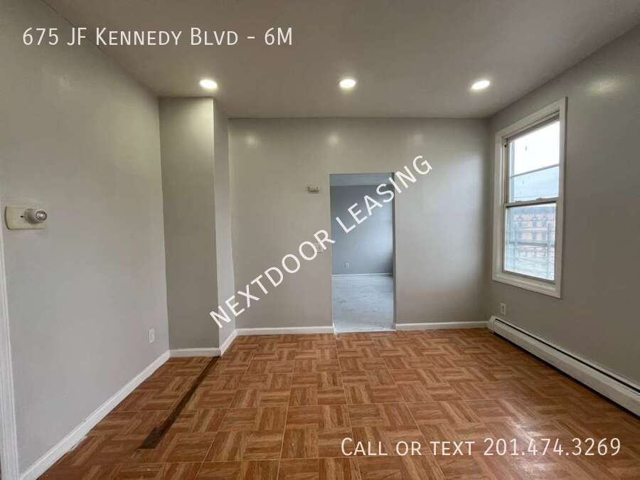 675 Kennedy Blvd #6M - Photo 6 of 10