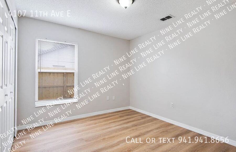 4107 11th Ave E - Photo 4 of 37