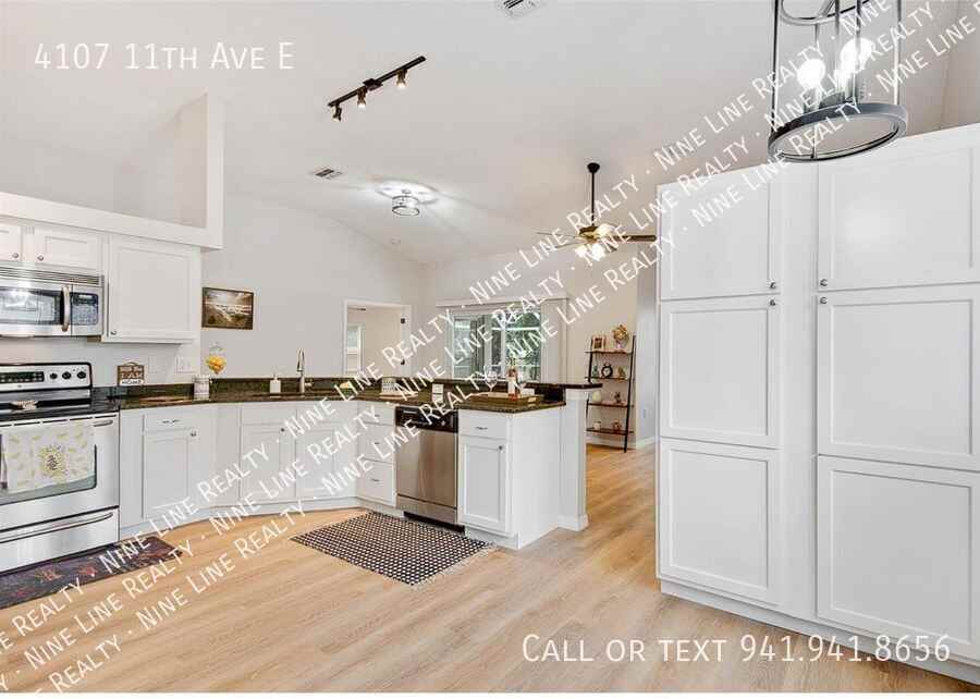 4107 11th Ave E - Photo 7 of 37