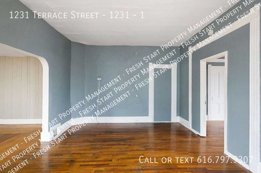 1231 Terrace St #1 - Photo 4 of 15