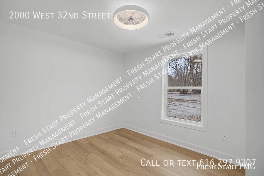 2000 W 32nd St - Photo 6 of 21