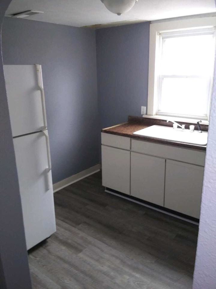 526 E Main St #E - Photo 2 of 9