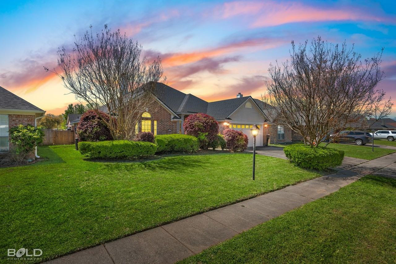 6014 Jason St - Photo 2 of 34