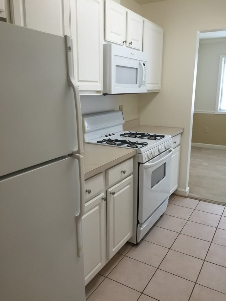 1160 N Quincy St - Photo 3 of 10