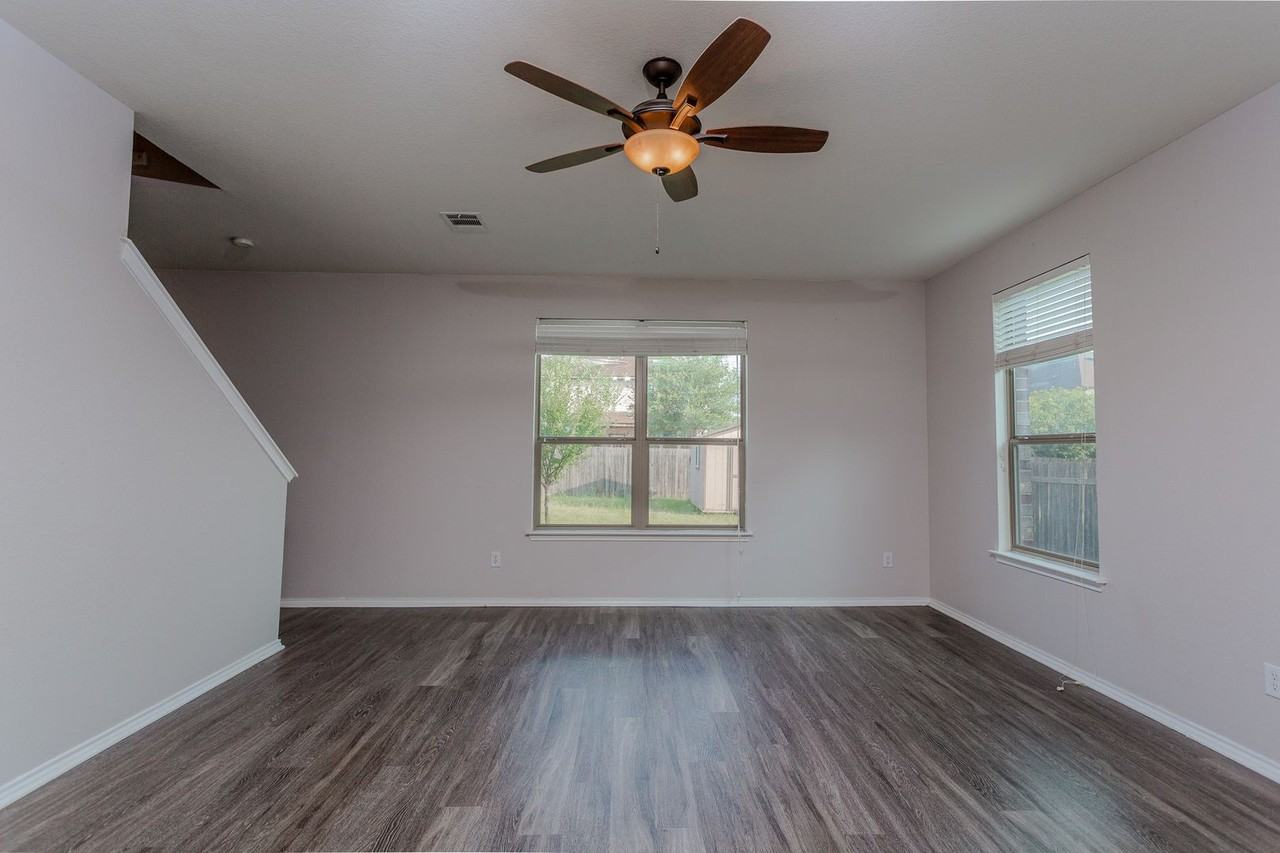 2007 Rim Rock Dr - Photo 4 of 22