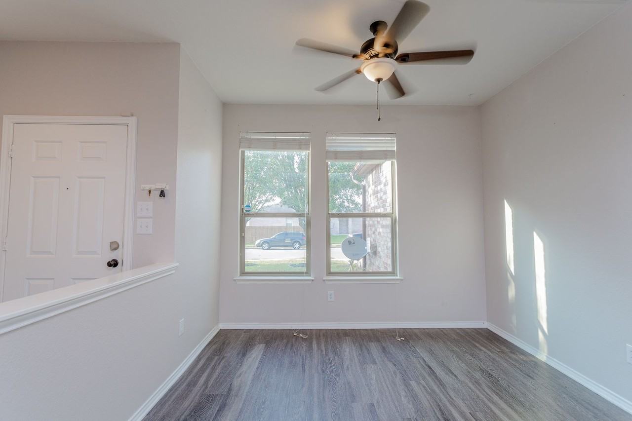 2007 Rim Rock Dr - Photo 5 of 22