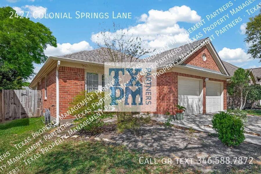 2427 Colonial Springs Ln - Photo 3 of 48