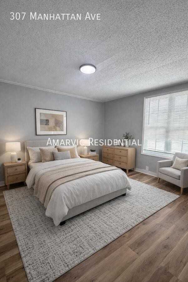 307 Manhattan Ave - Photo 3 of 10