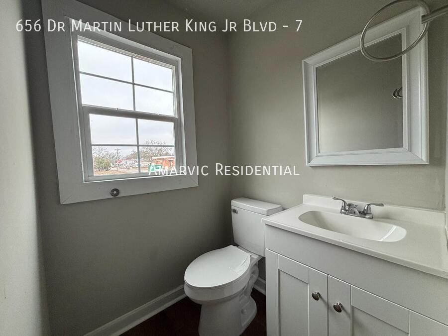 656 Dr Martin Luther King Jr Blvd #7 - Photo 3 of 8