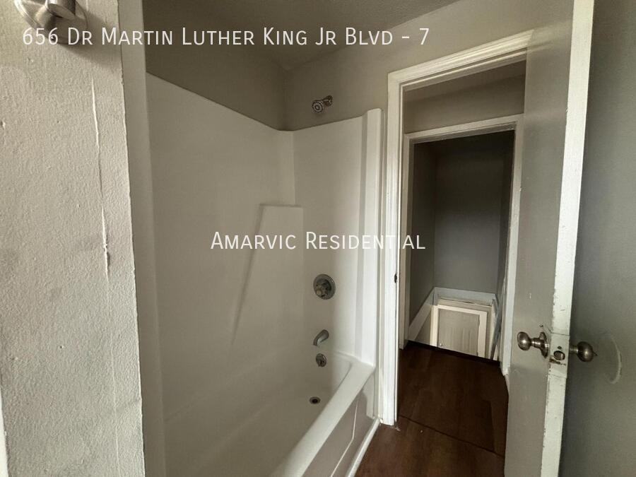 656 Dr Martin Luther King Jr Blvd #7 - Photo 4 of 8