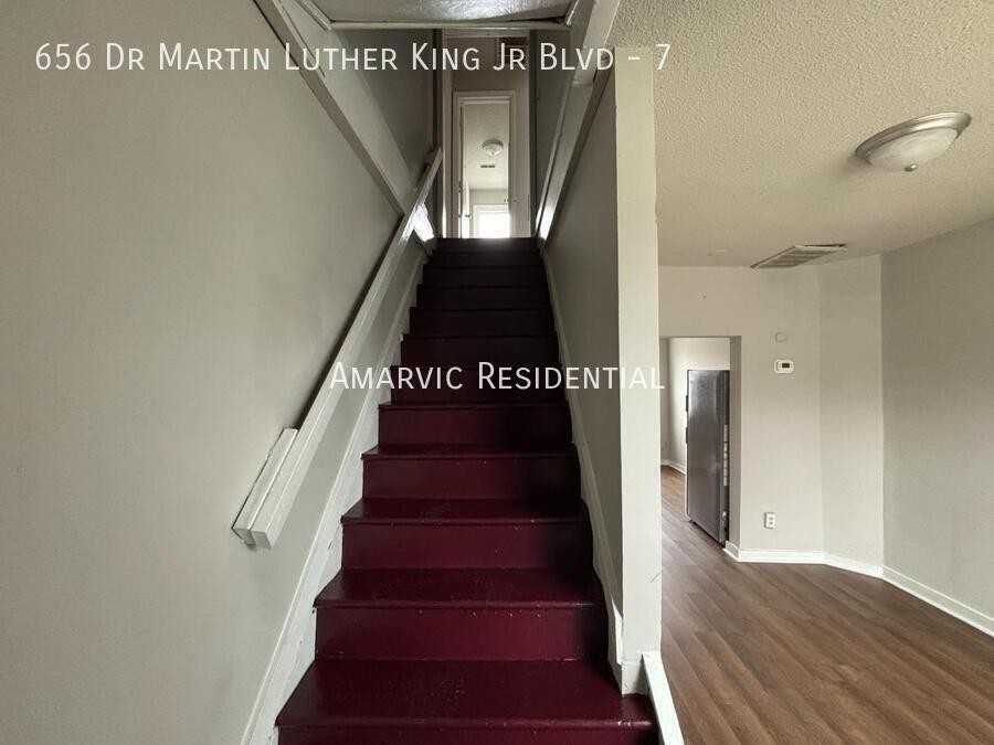 656 Dr Martin Luther King Jr Blvd #7 - Photo 5 of 8