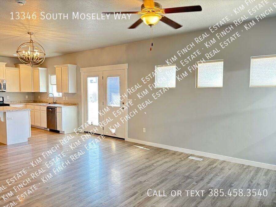 13346 S Moseley Way - Photo 6 of 24