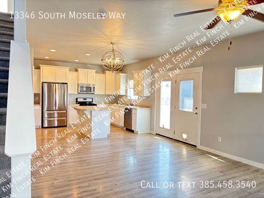 13346 S Moseley Way - Photo 7 of 24