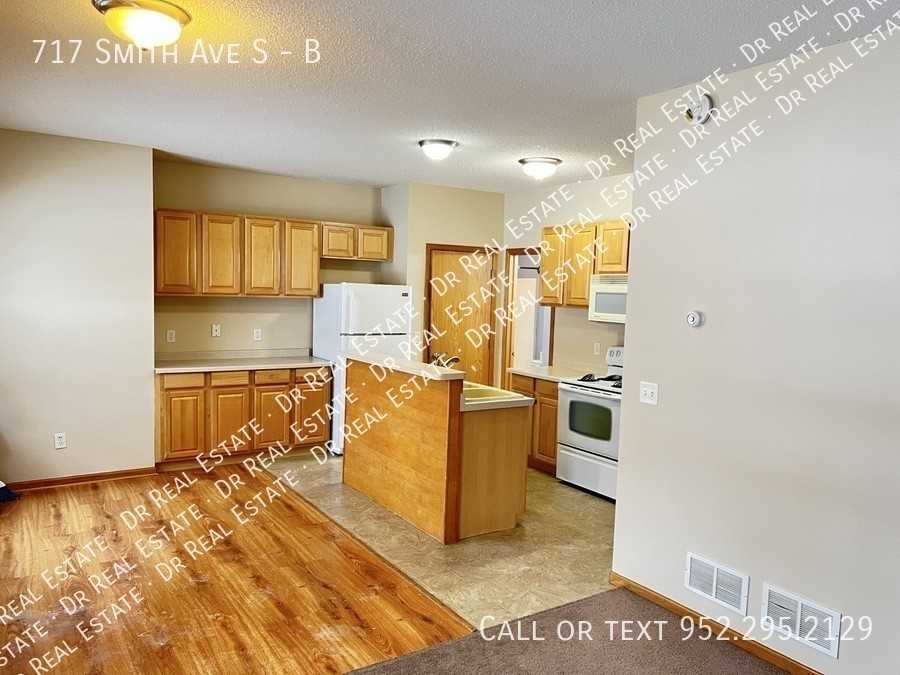 717 Smith Ave S #B - Photo 2 of 16