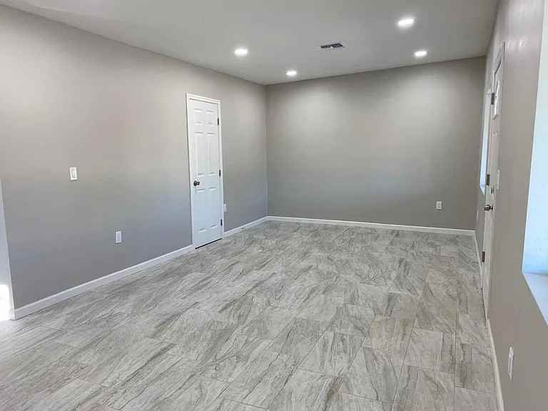 1918 S 10th Ave - Photo 2 of 11