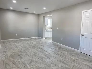 1918 S 10th Ave - Photo 3 of 11