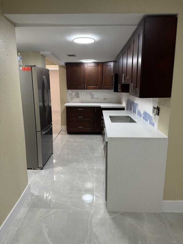 2336 Nw 35th St - Photo 4 of 13