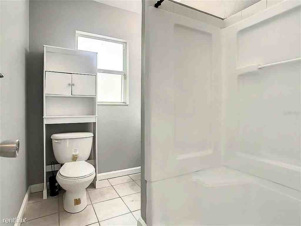 1704 W Lowry Ave - Photo 3 of 8