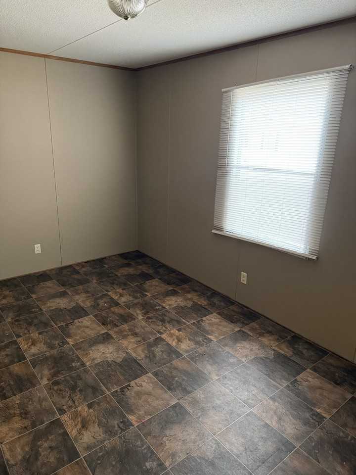 475 Petty St #475 - Photo 2 of 7