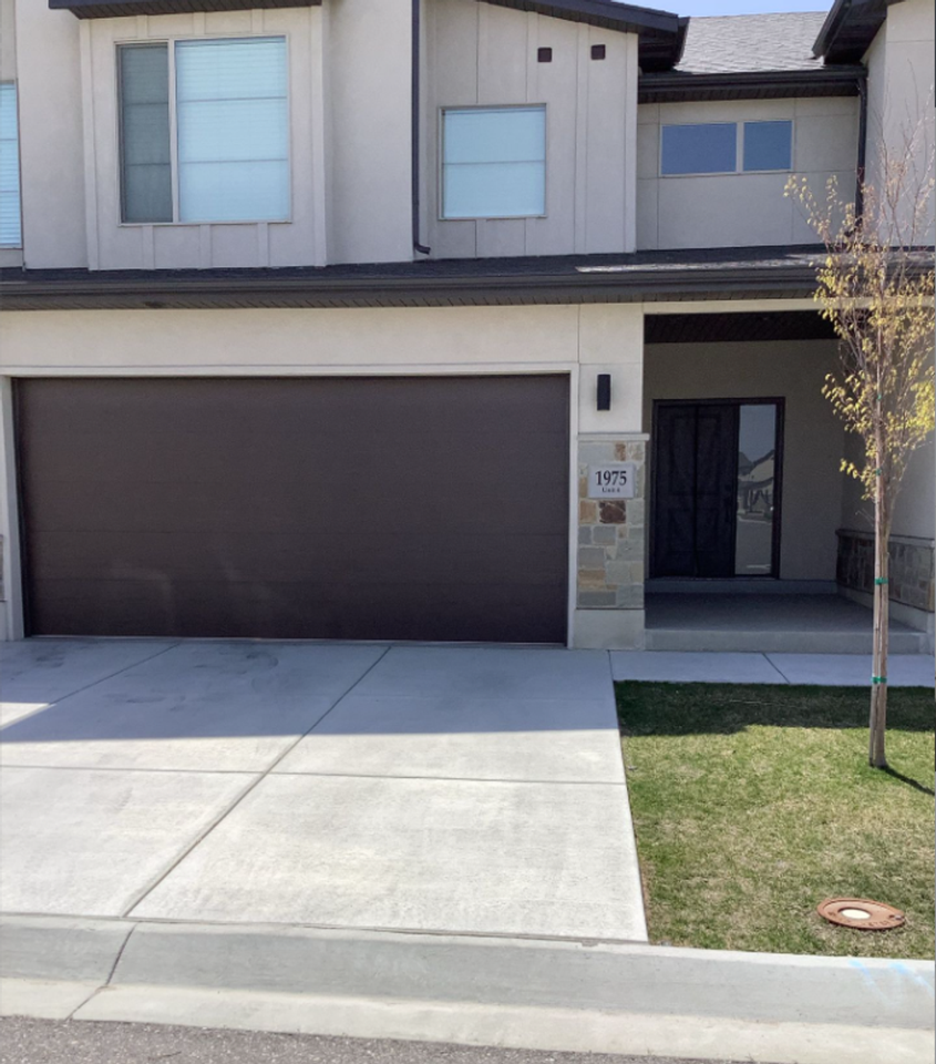 1975 W Skyler Way #4 - Photo 2 of 2