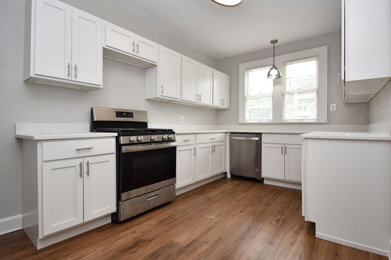 949 Sw 13th St - Photo 7 of 26