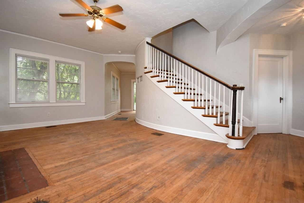 949 Sw 13th St - Photo 3 of 26