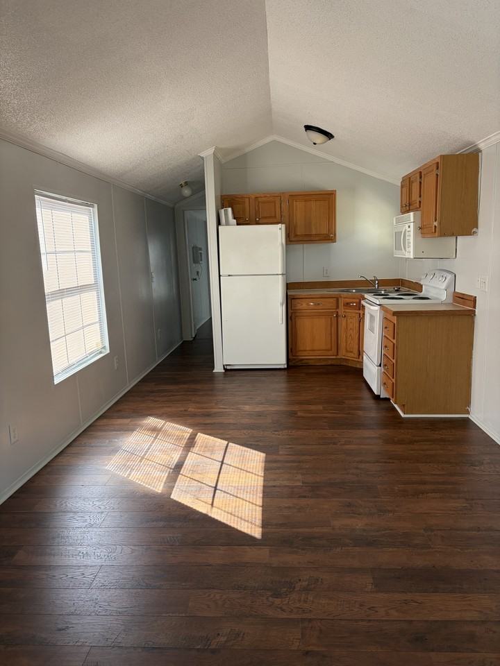 2072 S Jefferson Hwy - Photo 3 of 12