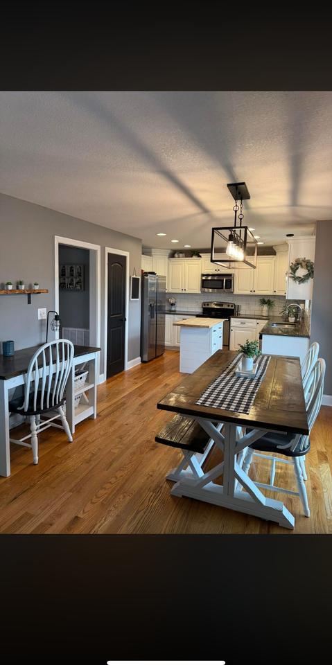 812 Carousel Ct - Photo 2 of 20