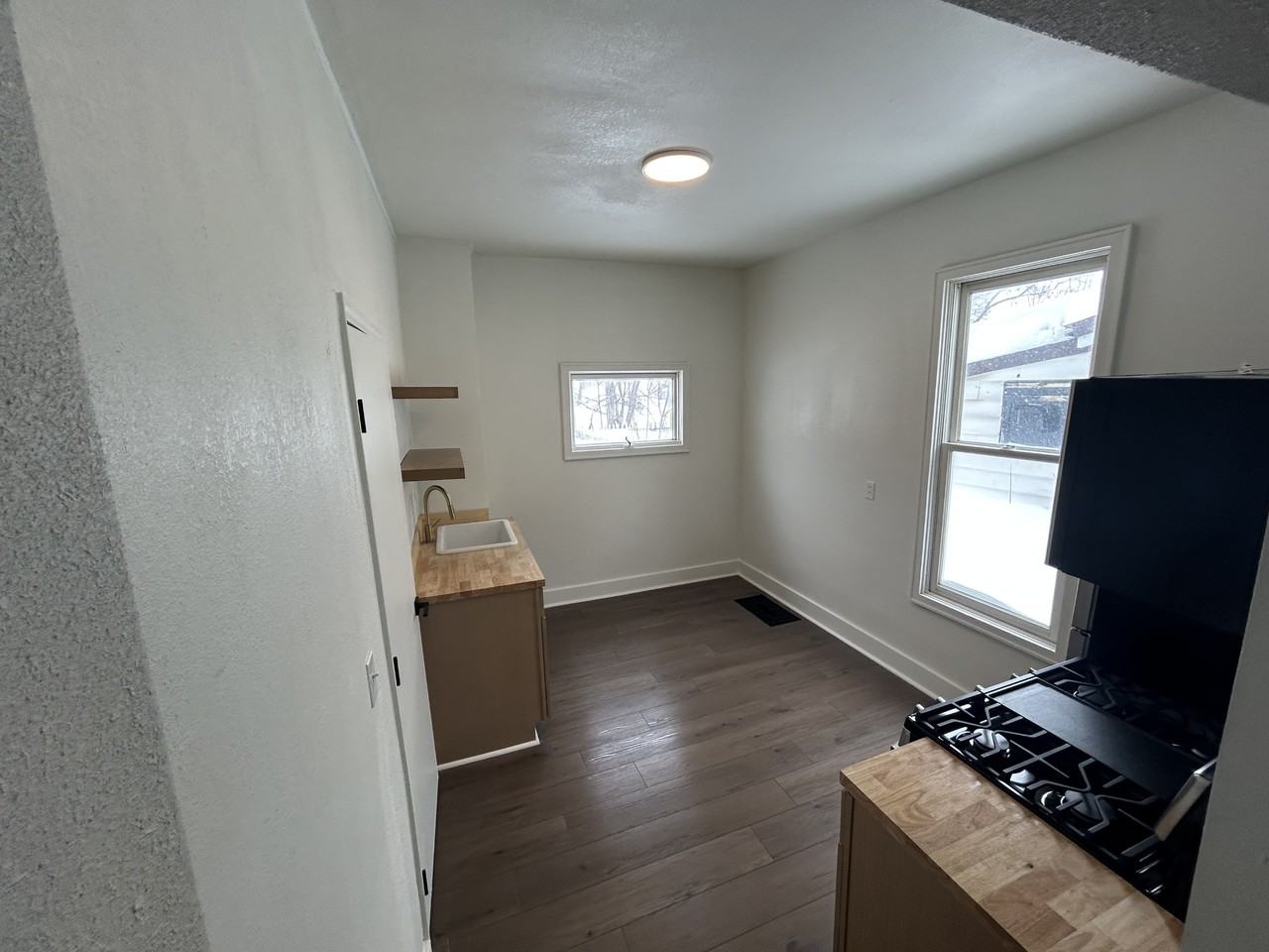 232 Ferris St #2 - Photo 2 of 5