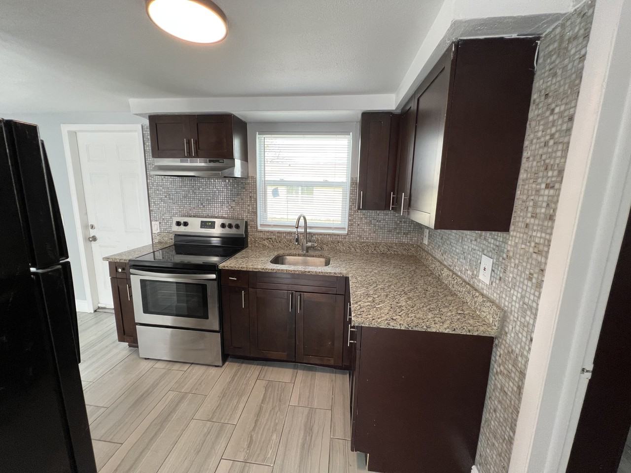 5333 Pasadena Dr - Photo 4 of 9