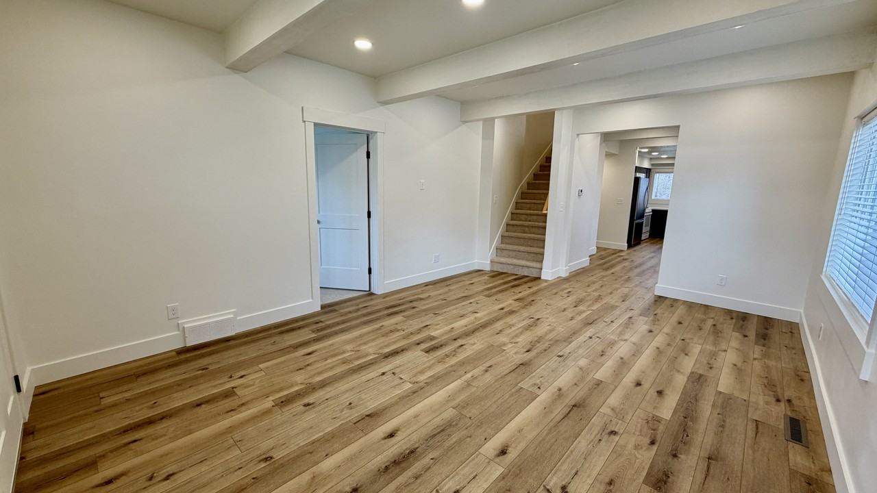 145 N Byron Ave #1 - Photo 4 of 21