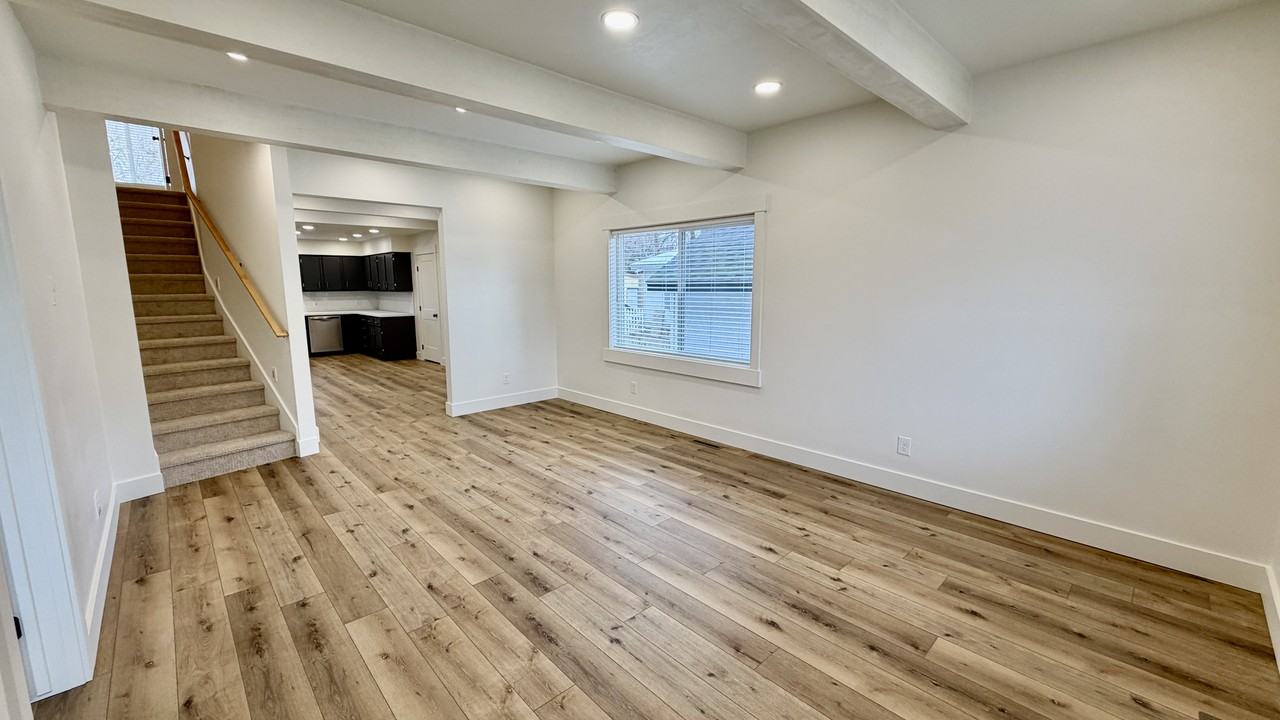 145 N Byron Ave #1 - Photo 5 of 21