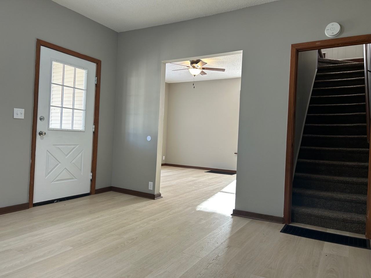 415 E 7th St #1 - Photo 4 of 25