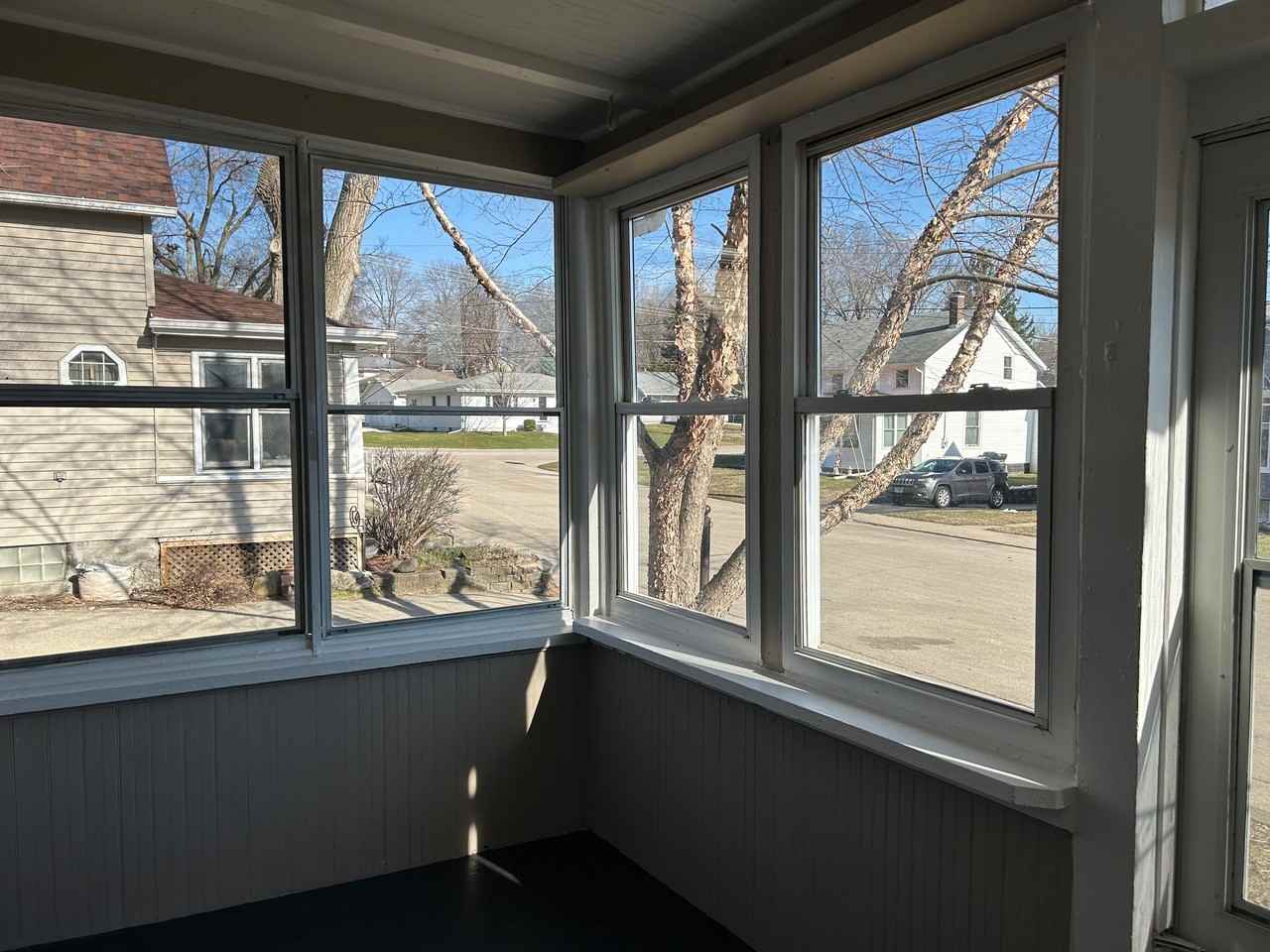 415 E 7th St #1 - Photo 2 of 25