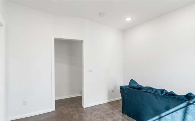 27 Winans Ave - Photo 5 of 19