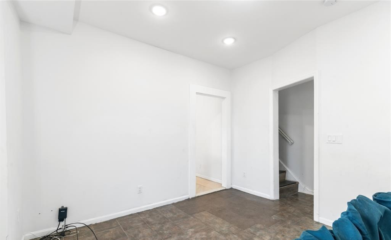 27 Winans Ave - Photo 6 of 19