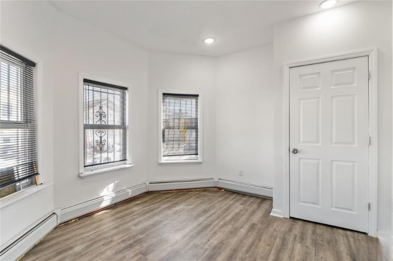 27 Winans Ave - Photo 7 of 19