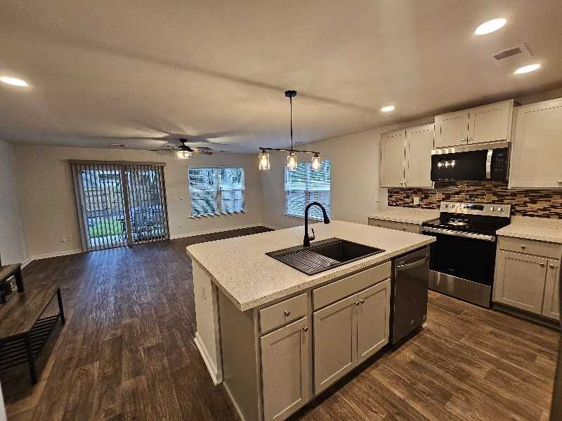 4599 Palm View Cir - Photo 3 of 19